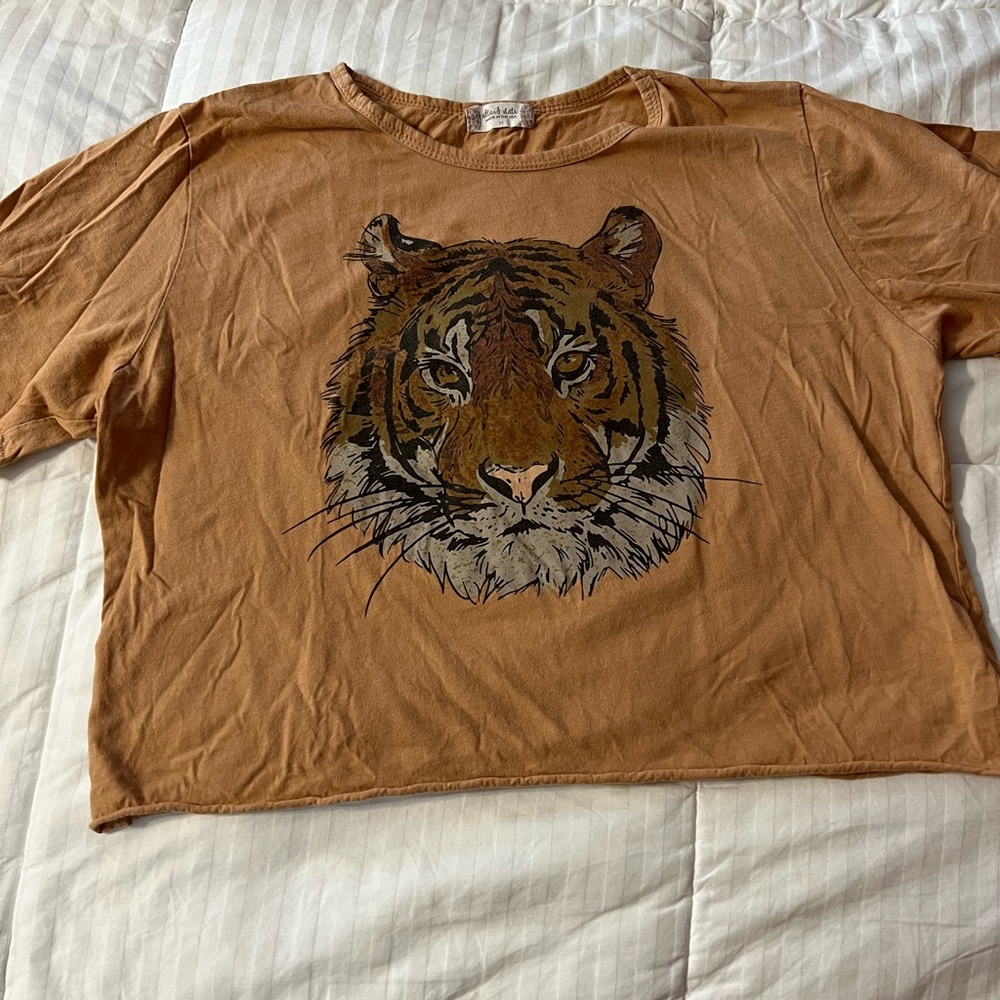 Tiger Graphic cropped t- shirt